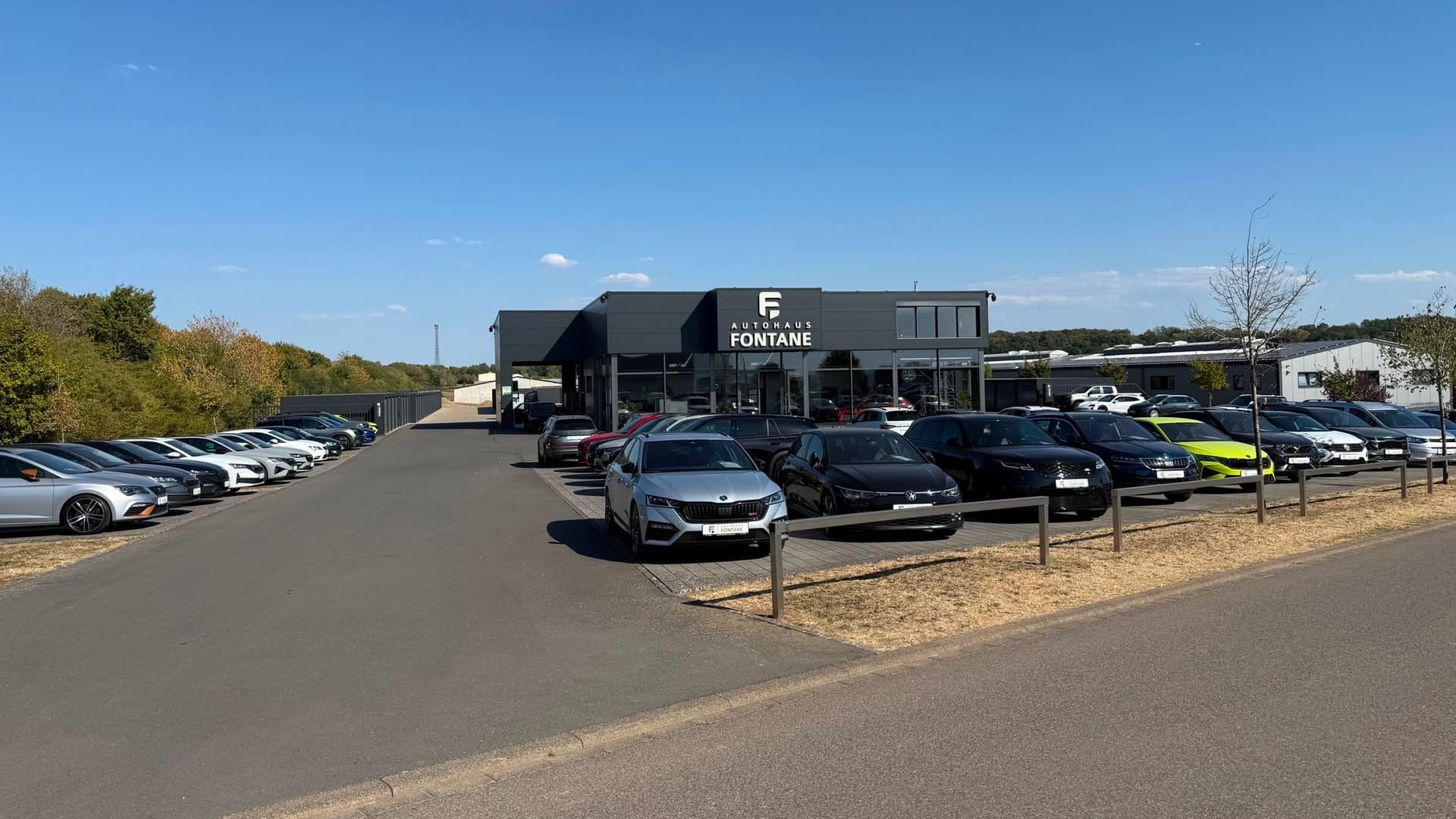 The Autohaus Fontane forecourt on Daimlerstraße in Bitburg